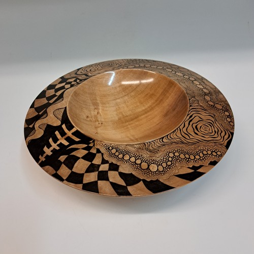 Click to view detail for MH107 Bowl, Maple with Zentangle $375